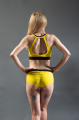 źółte damskie szorty sportowe do pole dance z pushup i czarnym paskiem