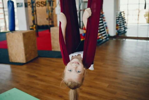 Zajęcia z akrobatyki powietrznej w szkole